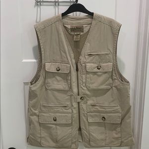 LL bean fishing vest size large